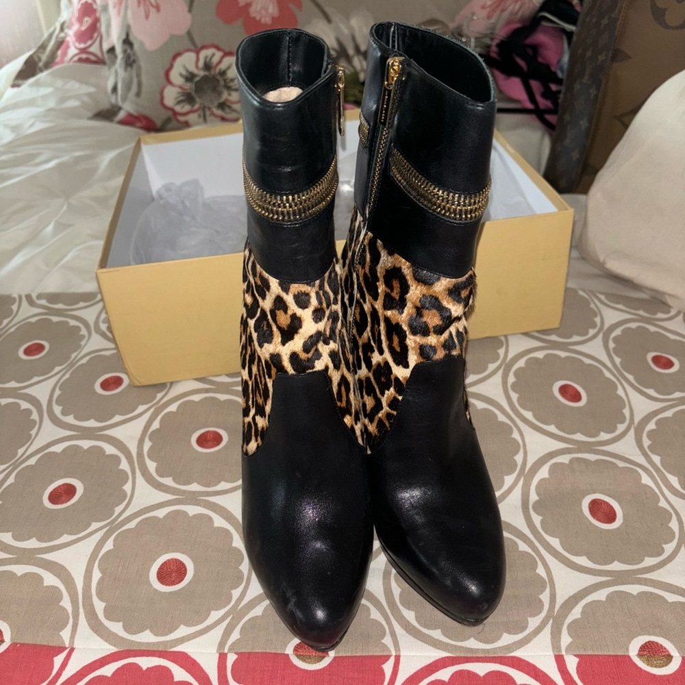 Michael Kors Heeled Booties